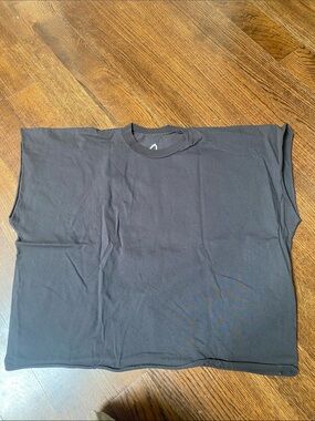 Yeezy Vultures 1 box T-shirt.